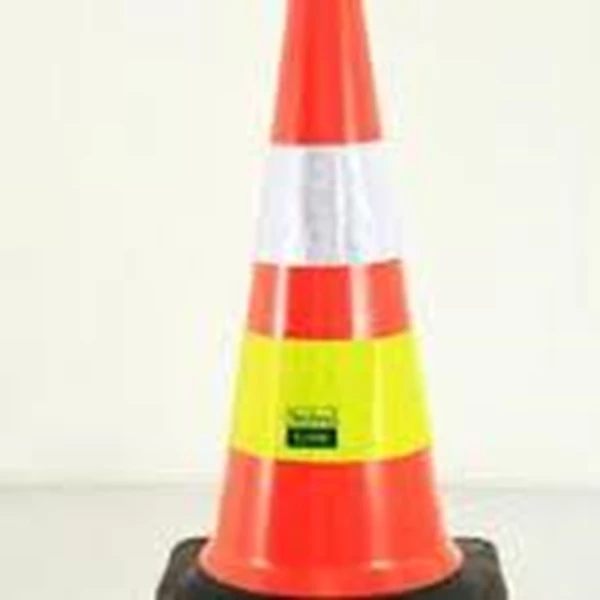   Traffic Cone Karet Black Base 75cm LP 0166