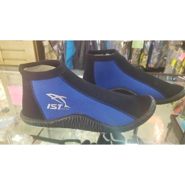 Shoes for Diving and Snorkeling at Coral